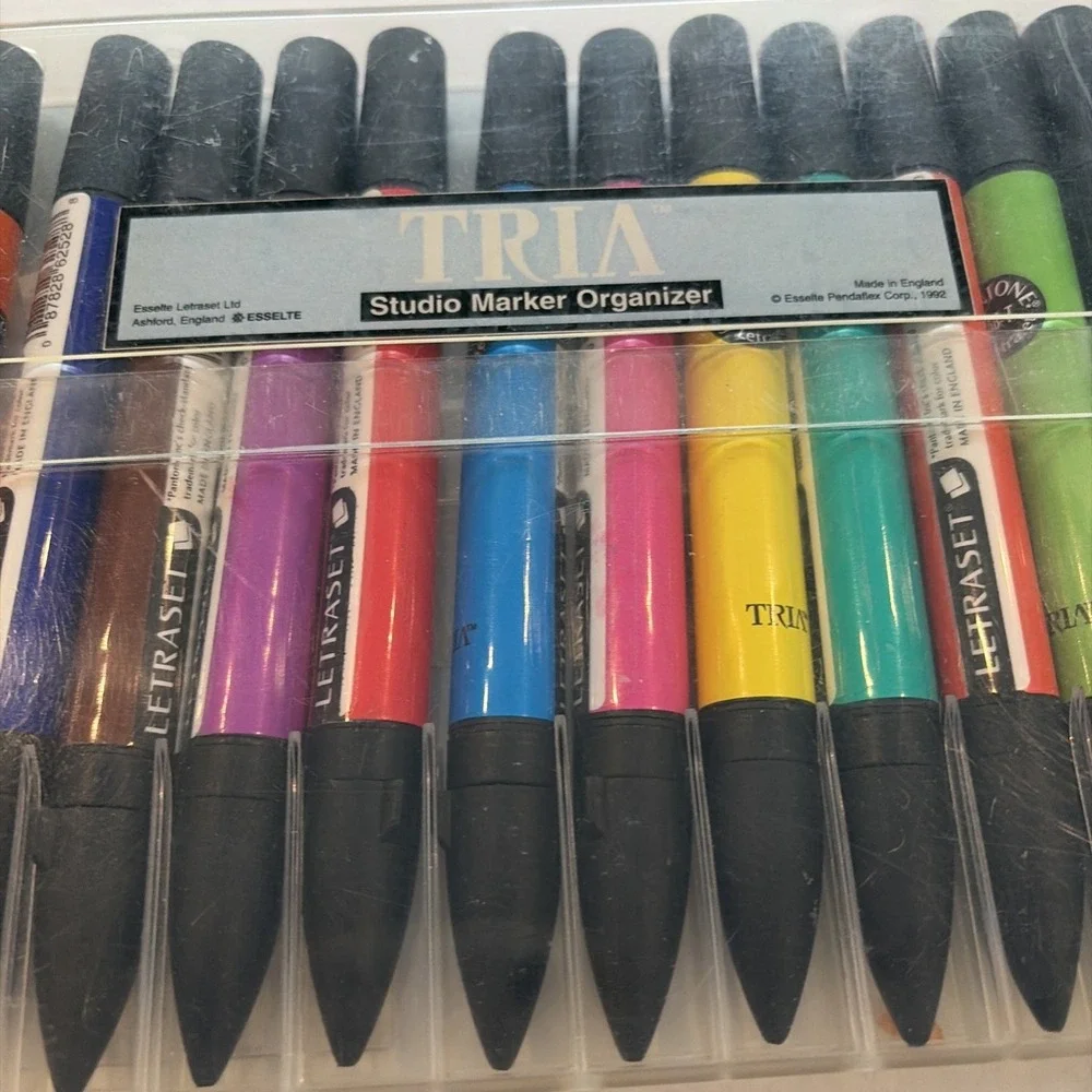 Vintage Pantone by Letraset Tria Markers 12 Set #1 Brights Dual Tip Studio Case